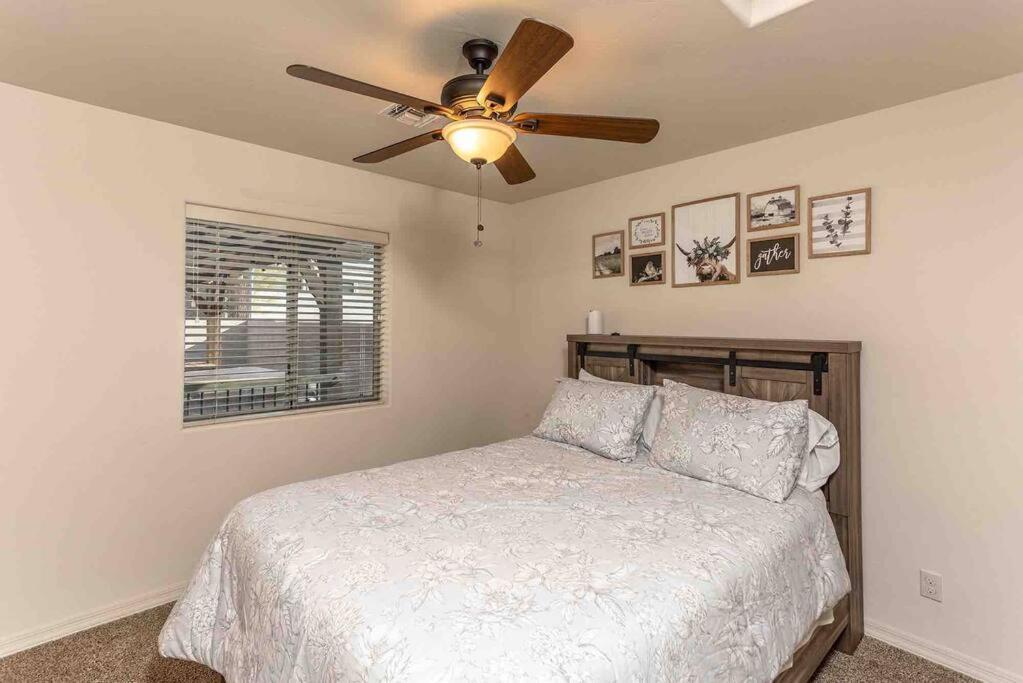 Hot Tub . Spacious . Pets . Central . Boat Parking Lake Havasu City Exterior photo