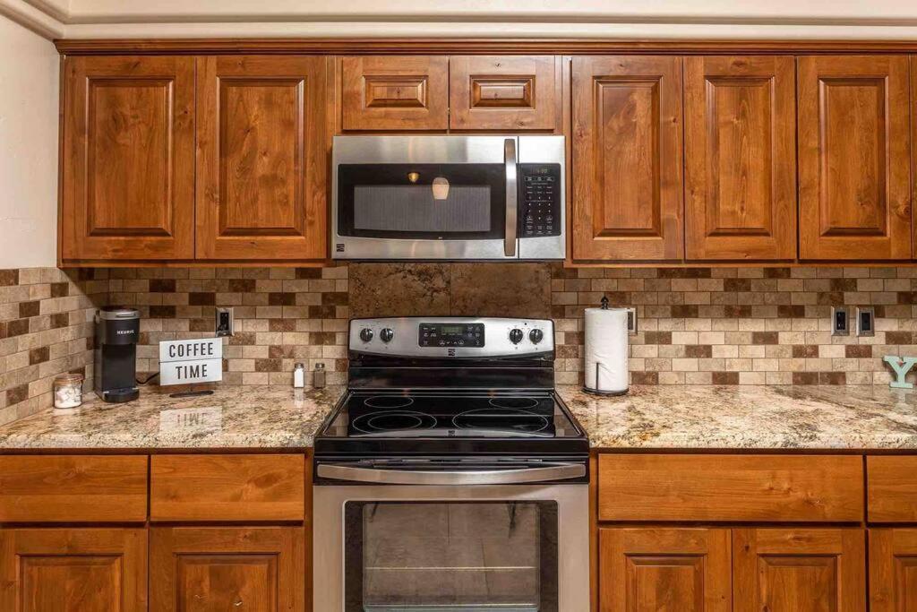 Hot Tub . Spacious . Pets . Central . Boat Parking Lake Havasu City Exterior photo