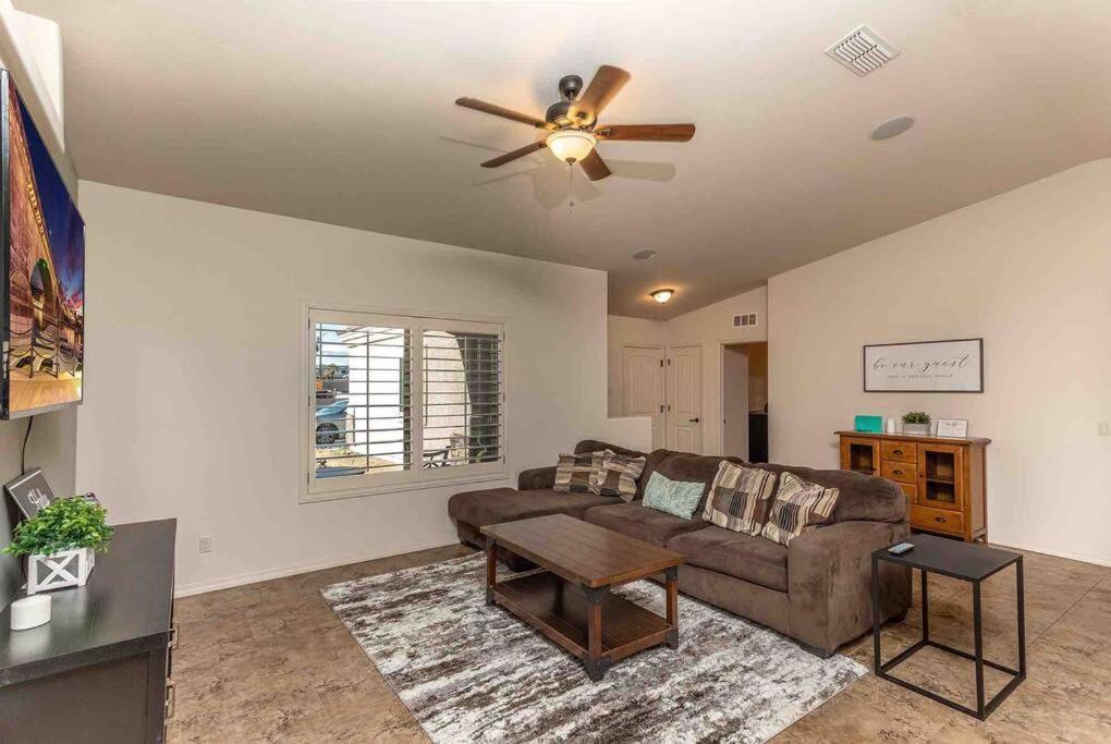 Hot Tub . Spacious . Pets . Central . Boat Parking Lake Havasu City Exterior photo
