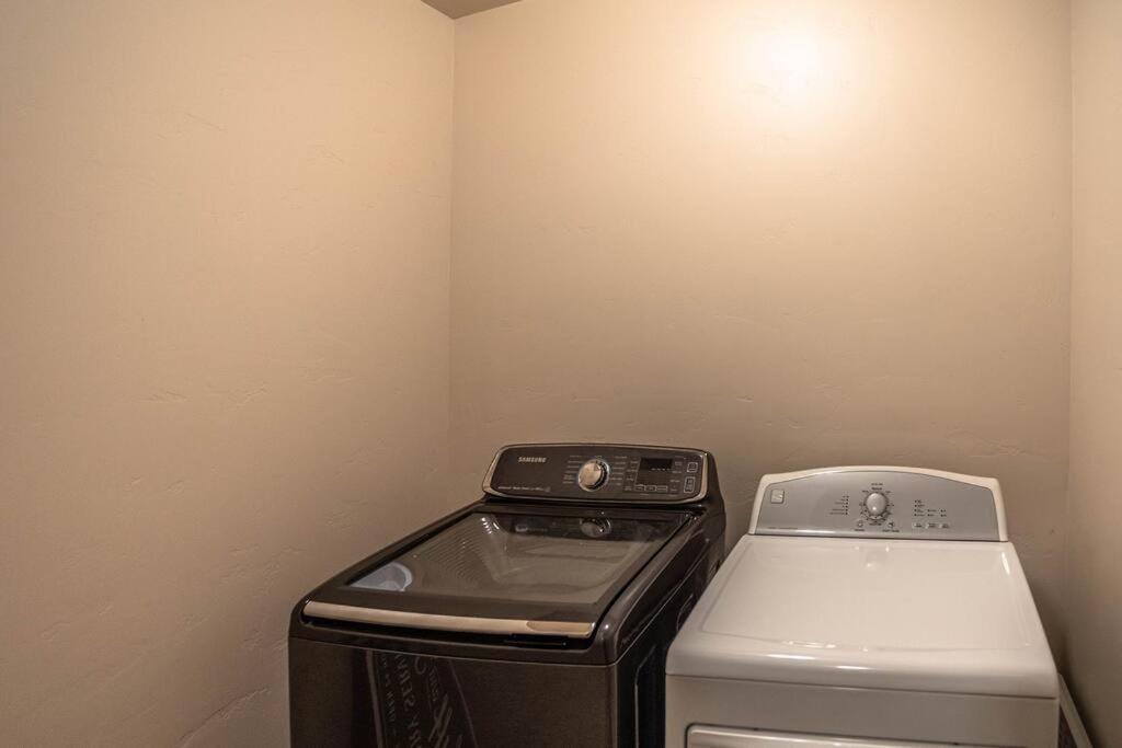 Hot Tub . Spacious . Pets . Central . Boat Parking Lake Havasu City Exterior photo