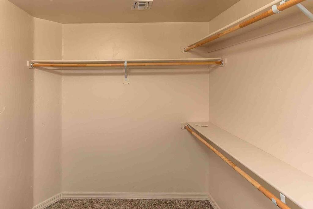 Hot Tub . Spacious . Pets . Central . Boat Parking Lake Havasu City Exterior photo
